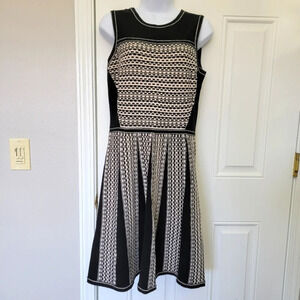 Ann Taylor Black Ivory Sleeveless Fit Flair A Line Sweater Dress Size M